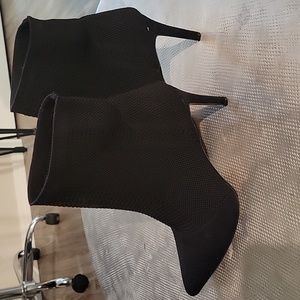 Nicole Miller New York Sock Bootie sz 10 -Black